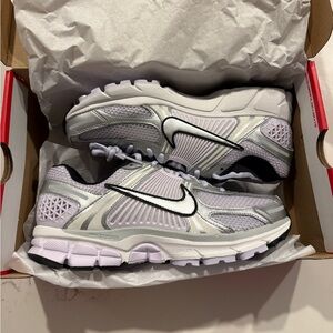 Nike Zoom Vomero 5 Women’s Size 8.5 Brand New!